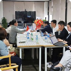 NV Bridge làm việc với đối tác